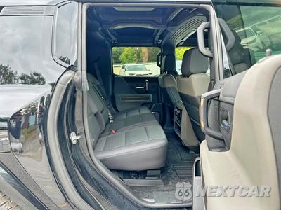 Piąte zdjęcie samochodu w środku: 2024 GMC HUMMER SUV 2X VIN:1GKB0NDE8RU113233 - miniatura