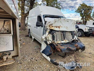 Czwarte zdjęcie samochodu z boku: 2018 NISSAN NV 2500 HD SV VIN:1N6BF0LY8JN811121 - miniatura