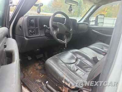 Zdjęcie 8 z 13 samochodu: 2005 GMC NEW SIERRA K3500 VIN:1GDJK34295E182492 - miniatura