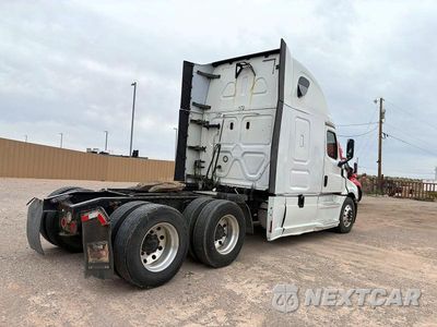 Czwarte zdjęcie samochodu z boku: 2018 FREIGHTLINER CASCADIA 126 VIN:3AKJHHDR4JSKB5670 - miniatura