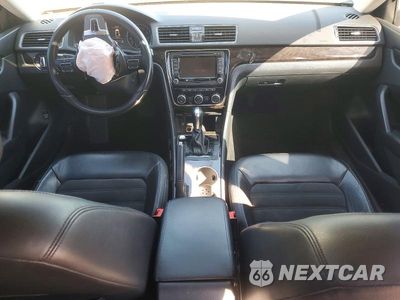 Zdjęcie 8 z 12 samochodu: 2014 VOLKSWAGEN PASSAT SEL VIN:1VWCN7A33EC065220 - miniatura