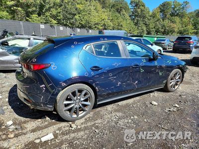 Trzecie zdjęcie samochodu z tyłu: 2019 MAZDA 3 PREFERRED VIN:JM1BPAMM3K1118077 - miniatura