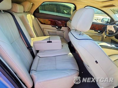Zdjęcie 10 z 13 samochodu: 2011 JAGUAR XJL VIN:SAJWA2GB8BLV07810 - miniatura