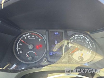 Zdjęcie 9 z 12 samochodu: 2020 TOYOTA TACOMA SR VIN:5TFSX5EN2LX072948 - miniatura