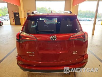 Zdjęcie 6 z 13 samochodu: 2017 TOYOTA RAV4 XLE VIN:JTMRFREV5HJ165112 - miniatura