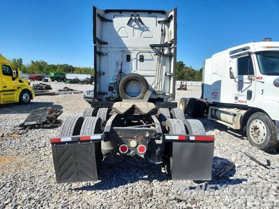 Zdjęcie 6 z 14 samochodu: 2015 FREIGHTLINER CASCADIA 125 VIN:3AKJGLD53FSGD8463 - miniatura