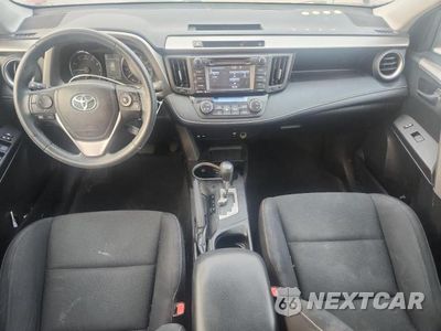 Zdjęcie 8 z 13 samochodu: 2016 TOYOTA RAV4 XLE VIN:2T3RFREV3GW482287 - miniatura