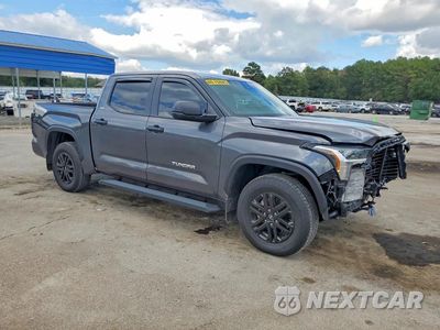 Czwarte zdjęcie samochodu z boku: 2026 TOYOTA TUNDRA SR5 VIN:5TFLA5ABXTX059429 - miniatura