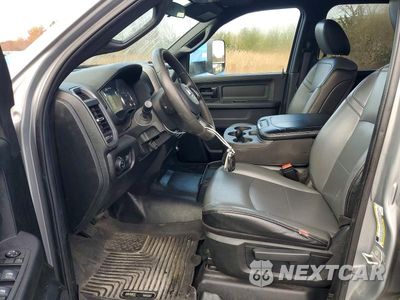 Zdjęcie 7 z 12 samochodu: 2022 RAM 3500 VIN:3C7WRSCLXNG343695 - miniatura