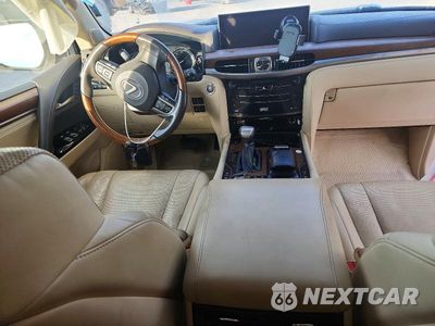 Zdjęcie 8 z 13 samochodu: 2018 LEXUS LX 570 VIN:JTJHY7AX0J4251849 - miniatura