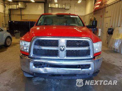 Piąte zdjęcie samochodu w środku: 2018 RAM 2500 ST VIN:3C6UR5HL8JG114934 - miniatura
