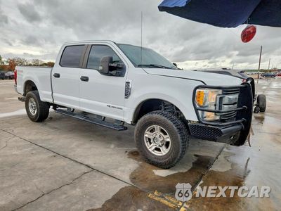 Czwarte zdjęcie samochodu z boku: 2017 FORD F250 SUPER DUTY VIN:1FT7W2BT4HEE78842 - miniatura