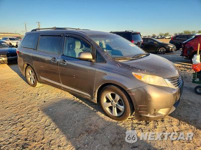 Czwarte zdjęcie samochodu z boku: 2016 TOYOTA SIENNA LE VIN:5TDKK3DC1GS766366 - miniatura