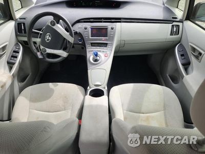Zdjęcie 8 z 12 samochodu: 2012 TOYOTA PRIUS TWO VIN:JTDKN3DU9C1594384 - miniatura
