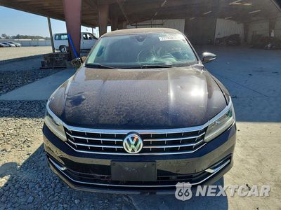 Piąte zdjęcie samochodu w środku: 2017 VOLKSWAGEN PASSAT SEL PREMIUM VIN:1VWCM7A36HC053666 - miniatura