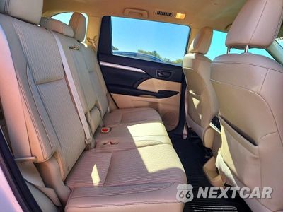 Zdjęcie 11 z 13 samochodu: 2015 TOYOTA HIGHLANDER LE PLUS VIN:5TDZKRFH6FS070837 - miniatura