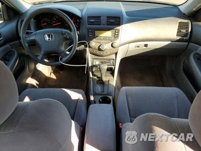 Zdjęcie 8 z 12 samochodu: 2003 HONDA ACCORD LX VIN:JHMCM56423C028165 - miniatura