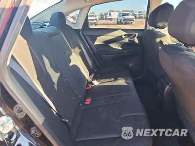 Zdjęcie 10 z 12 samochodu: 2015 NISSAN SENTRA S VIN:3N1AB7AP0FY373432 - miniatura