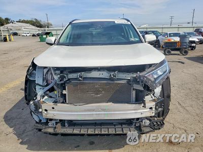 Piąte zdjęcie samochodu w środku: 2021 TOYOTA RAV4 XLE PREMIUM VIN:2T3A1RFV3MW163235 - miniatura