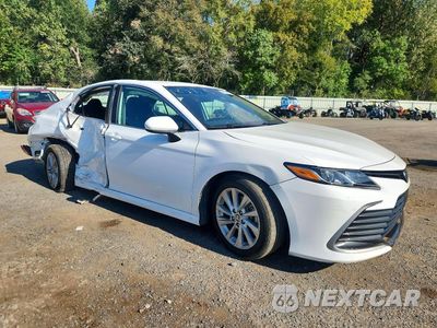 Czwarte zdjęcie samochodu z boku: 2024 TOYOTA CAMRY LE VIN:4T1C11AKXRU840949 - miniatura