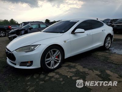 2015 TESLA MODEL S 5YJSA1E42FF118651 - główne zdjęcie licytacji z USA - miniatura