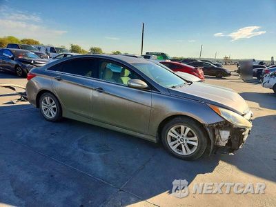Czwarte zdjęcie samochodu z boku: 2014 HYUNDAI SONATA GLS VIN:5NPEB4AC5EH930115 - miniatura