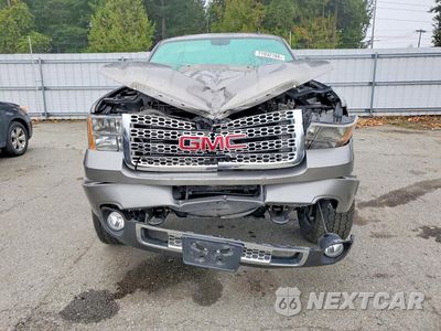 Piąte zdjęcie samochodu w środku: 2013 GMC SIERRA K2500 DENALI VIN:1GT125E83DF155090 - miniatura