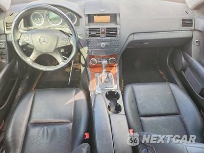 Zdjęcie 8 z 12 samochodu: 2009 MERCEDES-BENZ C 300 4MATIC VIN:WDDGF81XX9R042410 - miniatura