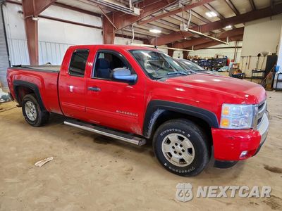 Czwarte zdjęcie samochodu z boku: 2011 CHEVROLET SILVERADO K1500 LT VIN:1GCRKSE39BZ148503 - miniatura