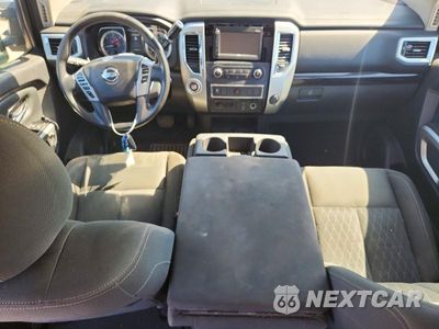 Zdjęcie 8 z 12 samochodu: 2016 NISSAN TITAN XD SV VIN:1N6BA1F10GN518079 - miniatura