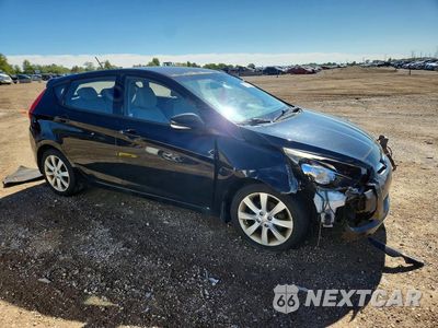 Czwarte zdjęcie samochodu z boku: 2013 HYUNDAI ACCENT SE VIN:KMHCU5AE3DU076394 - miniatura