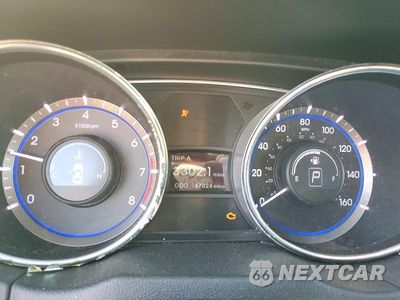 Zdjęcie 9 z 12 samochodu: 2011 HYUNDAI SONATA SE VIN:5NPEC4AC0BH048522 - miniatura
