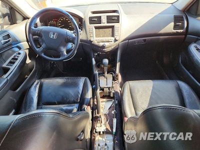 Zdjęcie 8 z 13 samochodu: 2006 HONDA ACCORD EX VIN:1HGCM66876A041974 - miniatura