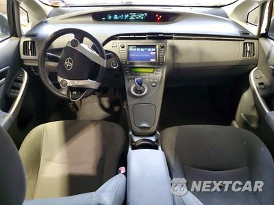 Zdjęcie 8 z 12 samochodu: 2011 TOYOTA PRIUS THREE VIN:JTDKN3DU7B0252520 - miniatura