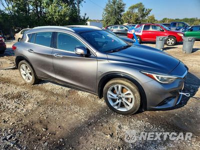 Czwarte zdjęcie samochodu z boku: 2018 INFINITI QX30 ESSENTIAL VIN:SJKCH5CP8JA005306 - miniatura