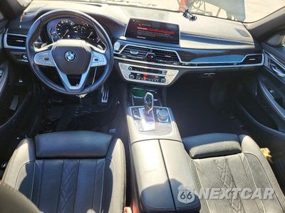 Zdjęcie 8 z 13 samochodu: 2019 BMW 750 I VIN:WBA7F0C54KGM24406 - miniatura