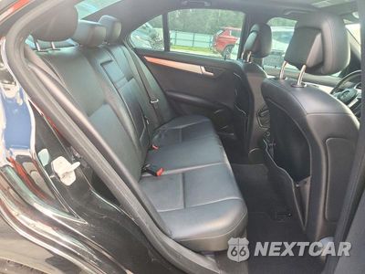 Zdjęcie 10 z 12 samochodu: 2013 MERCEDES-BENZ C 250 VIN:WDDGF4HB6DA850344 - miniatura