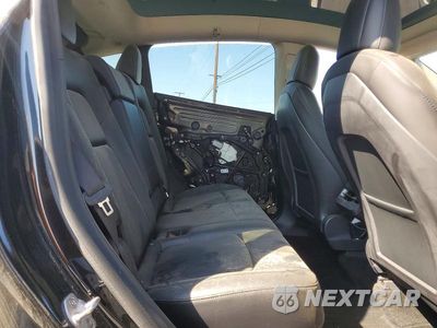 Zdjęcie 10 z 12 samochodu: 2022 TESLA MODEL Y VIN:7SAYGDEE3NF380389 - miniatura