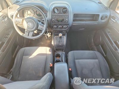 Zdjęcie 8 z 12 samochodu: 2011 JEEP COMPASS SPORT VIN:1J4NF1FB6BD280791 - miniatura