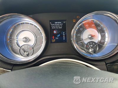 Zdjęcie 9 z 12 samochodu: 2012 CHRYSLER 300 LIMITED VIN:2C3CCAHG2CH147565 - miniatura