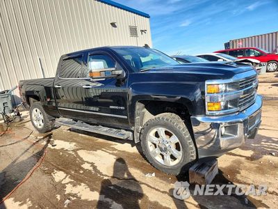Czwarte zdjęcie samochodu z boku: 2017 CHEVROLET SILVERADO K2500 HEAVY DUTY LTZ VIN:1GC1KWEYXHF191516 - miniatura