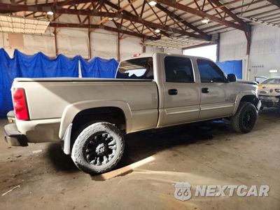 Trzecie zdjęcie samochodu z tyłu: 2005 CHEVROLET SILVERADO K2500 HEAVY DUTY VIN:1GCHK23205F849457 - miniatura
