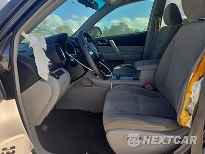 Zdjęcie 7 z 14 samochodu: 2013 TOYOTA HIGHLANDER PLUS VIN:5TDZA3EHXDS037290 - miniatura