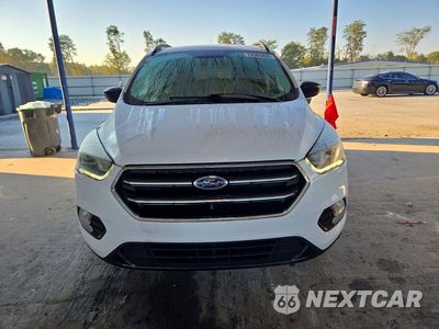 Piąte zdjęcie samochodu w środku: 2019 FORD ESCAPE SE VIN:1FMCU9GDXKUA58851 - miniatura