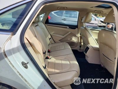 Zdjęcie 10 z 12 samochodu: 2016 VOLKSWAGEN PASSAT SE VIN:1VWBT7A34GC010120 - miniatura