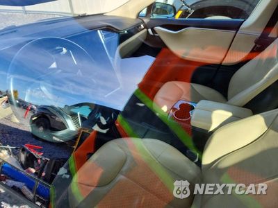 Zdjęcie 7 z 12 samochodu: 2014 TESLA MODEL S VIN:5YJSA1H18EFP56144 - miniatura