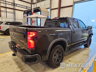 Trzecie zdjęcie samochodu z tyłu: 2026 CHEVROLET SILVERADO K1500 ZR2 VIN:3GCUKHEL6TG359625 - miniatura