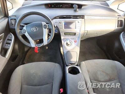 Zdjęcie 8 z 12 samochodu: 2013 TOYOTA PRIUS TWO VIN:JTDKN3DU2D0348039 - miniatura