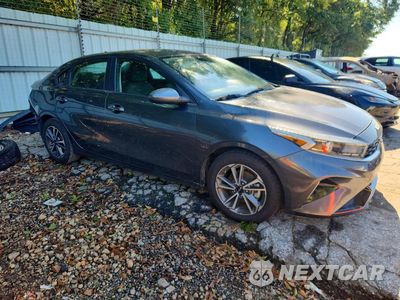Czwarte zdjęcie samochodu z boku: 2022 KIA FORTE LXS VIN:3KPF24AD8NE460180 - miniatura