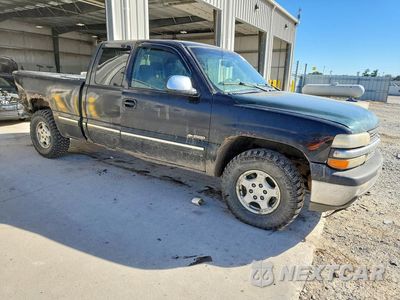 Czwarte zdjęcie samochodu z boku: 2002 CHEVROLET SILVERADO K1500 VIN:2GCEK19T521244205 - miniatura